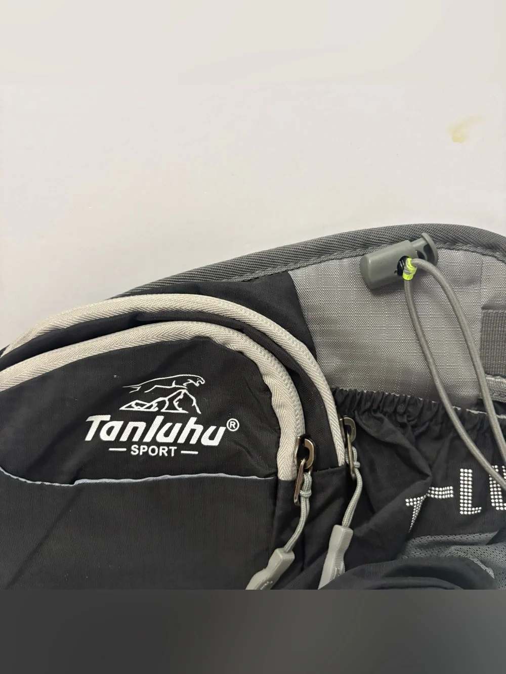 TANLUHU HP WAIST BAG RUNNING BELT - HOLD BOTTLE AND HAS POCKETS